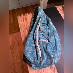 KAVU- sling two pocket bag